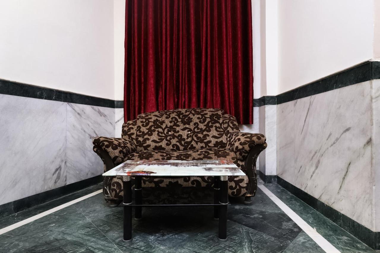Hotel Collection O Ramji Grand Near Tdi Mall New Delhi